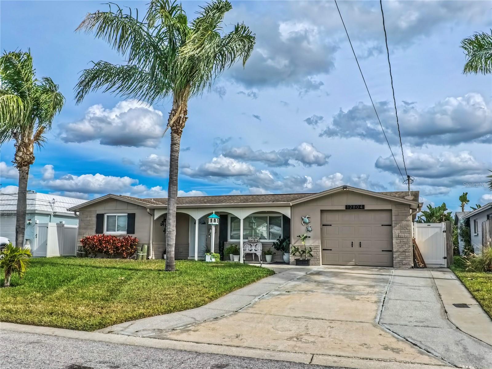 Listing photo id 79 for 12804 2nd Isle