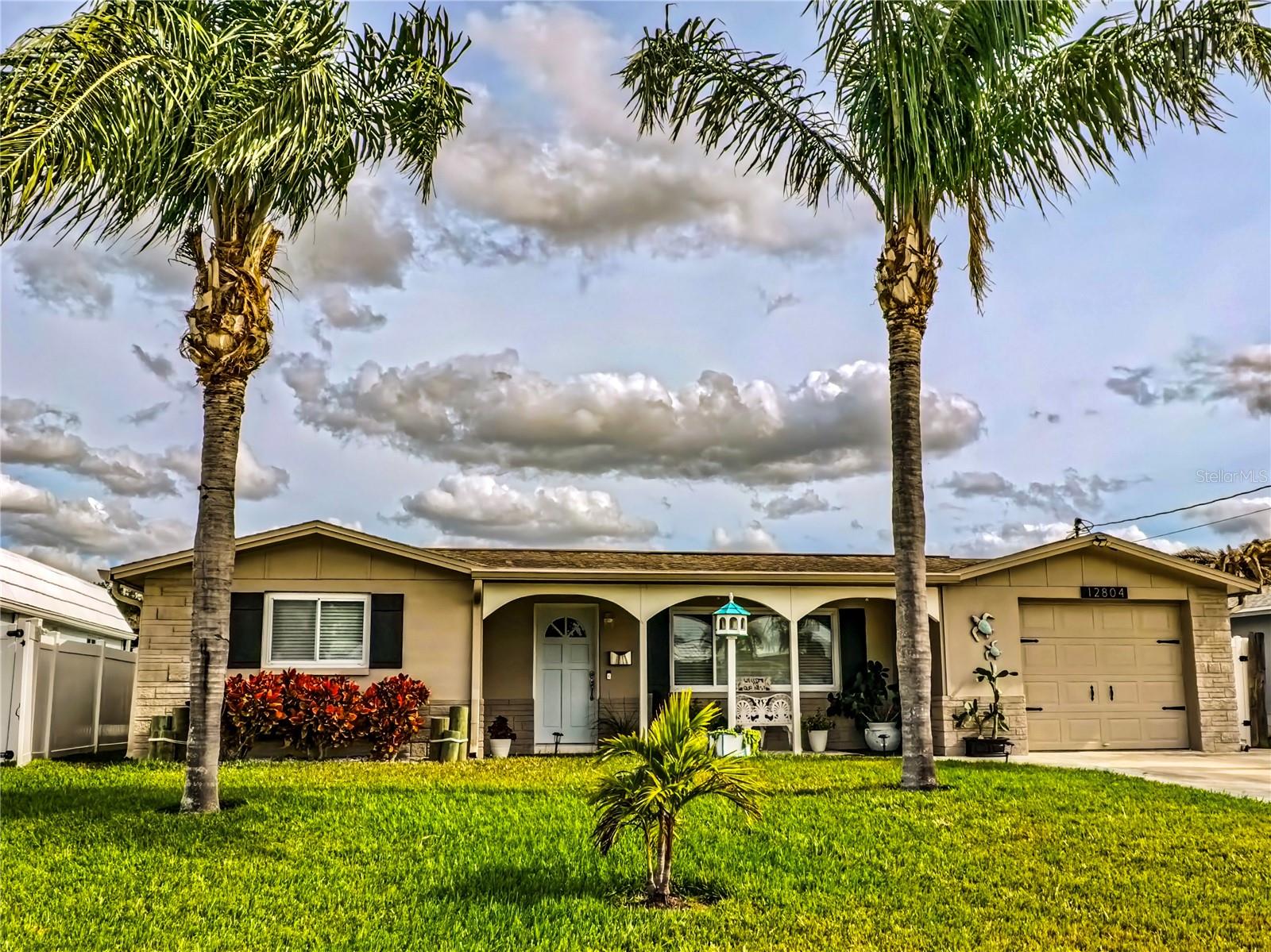 Listing photo id 81 for 12804 2nd Isle