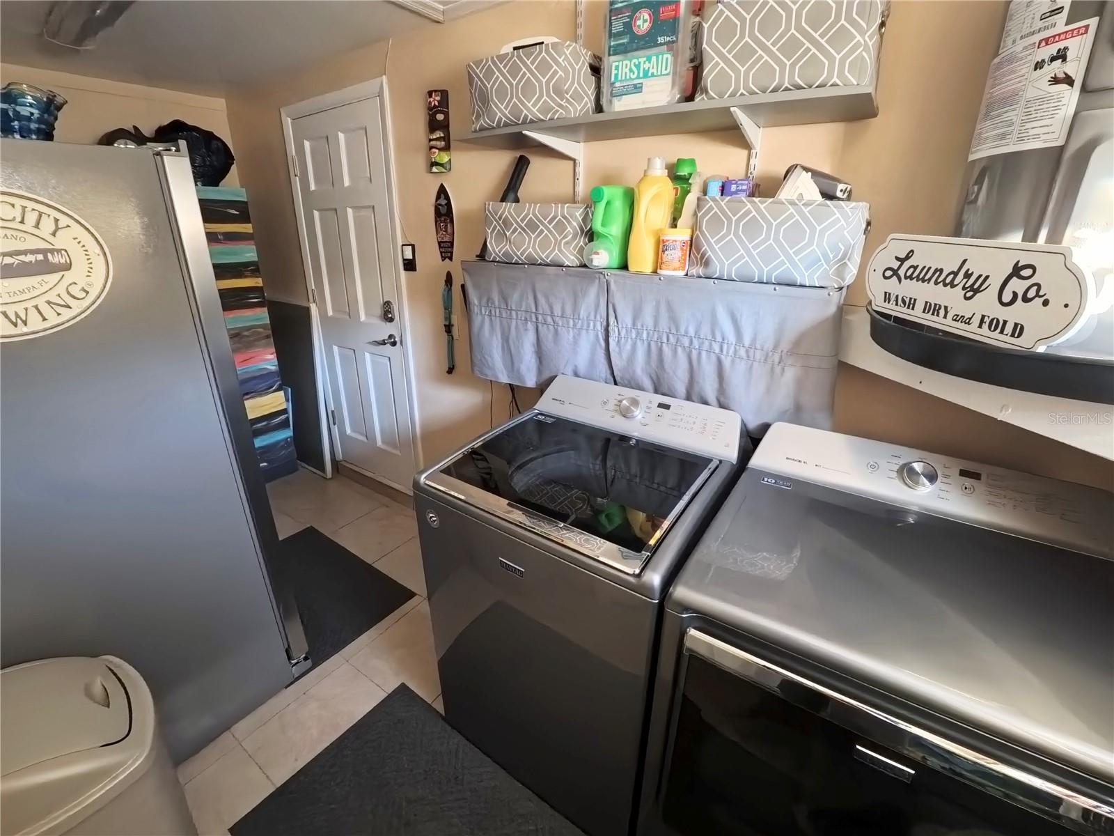 Listing photo id 87 for 12804 2nd Isle