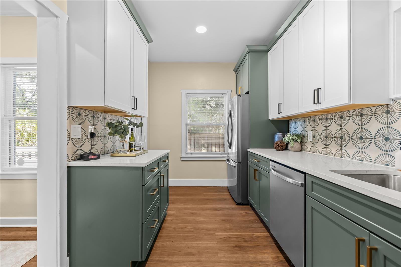 Image 18 of 43 For 5806 9th Street