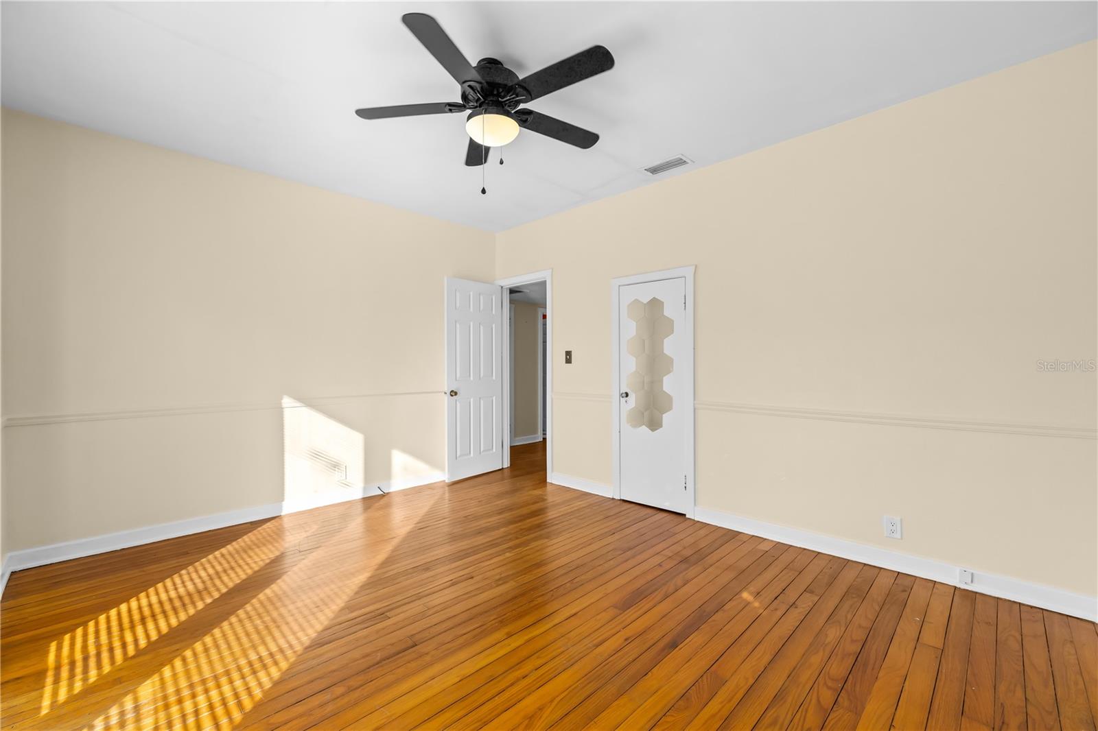 Image 35 of 43 For 5806 9th Street