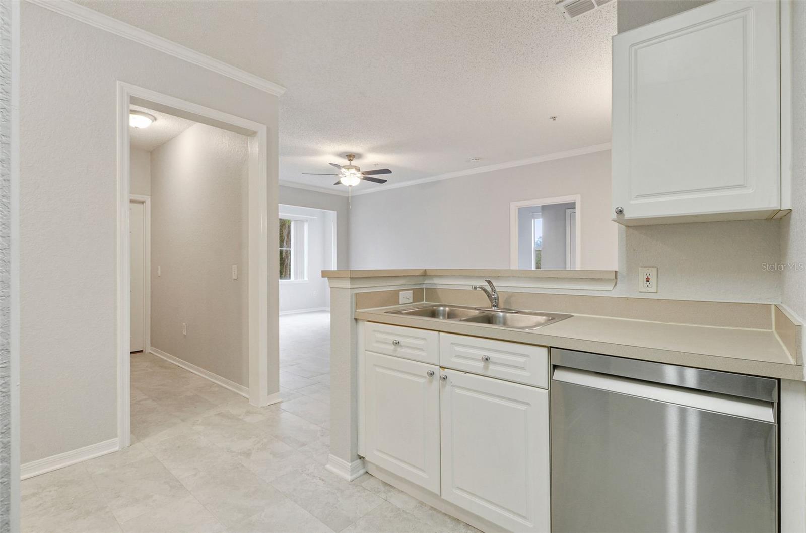 Image 13 of 25 For 18001 Richmond Place Drive 1112