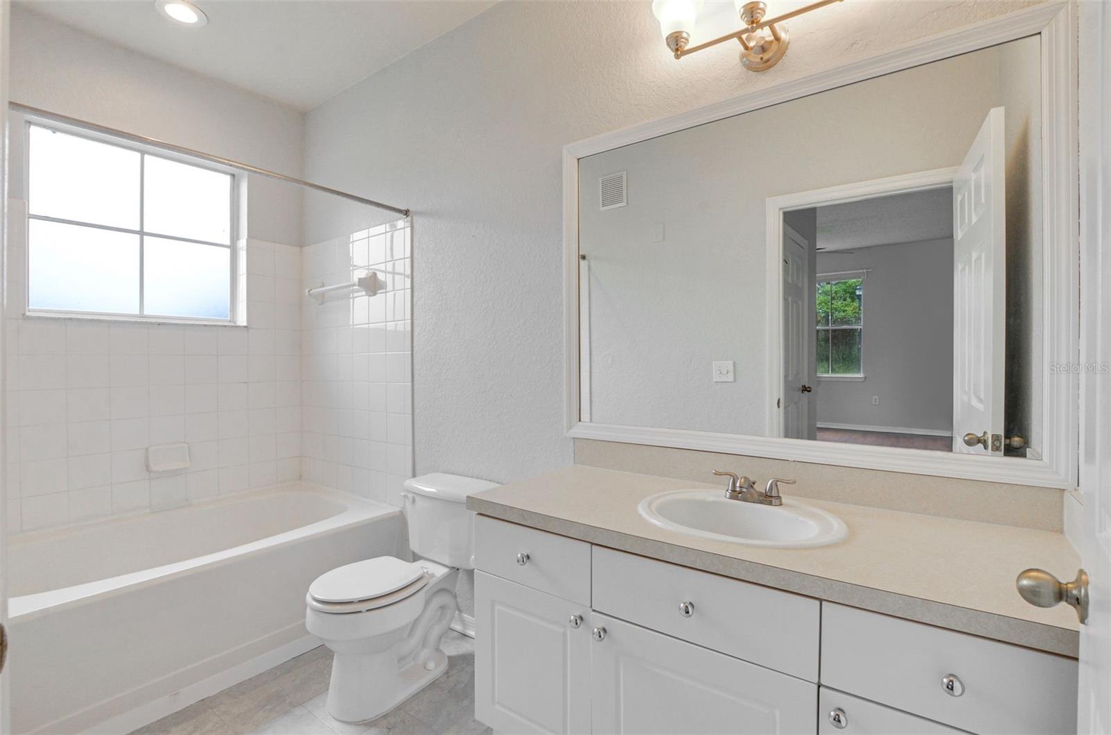 Image 15 of 25 For 18001 Richmond Place Drive 1112