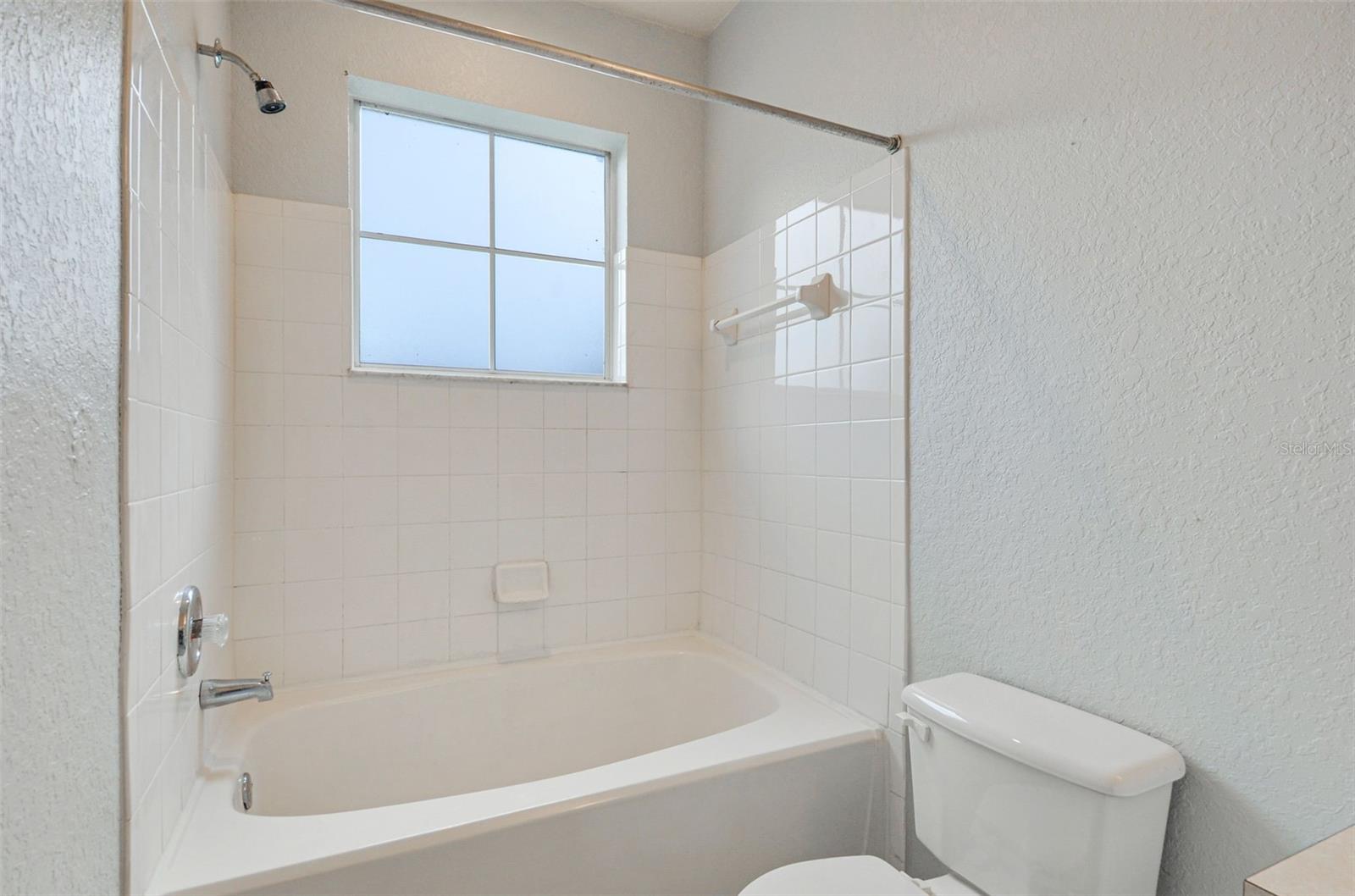 Image 16 of 25 For 18001 Richmond Place Drive 1112