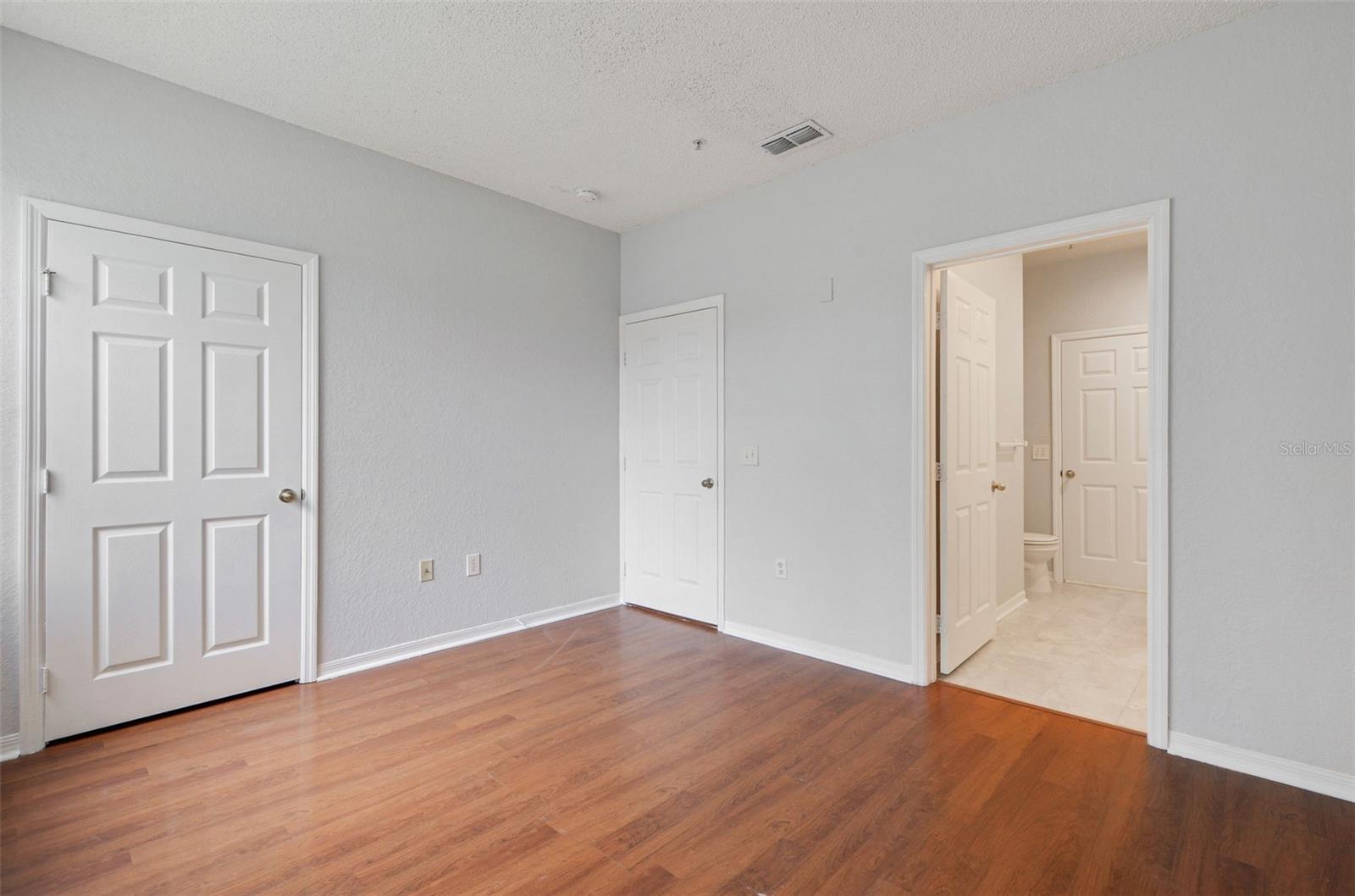 Image 17 of 25 For 18001 Richmond Place Drive 1112