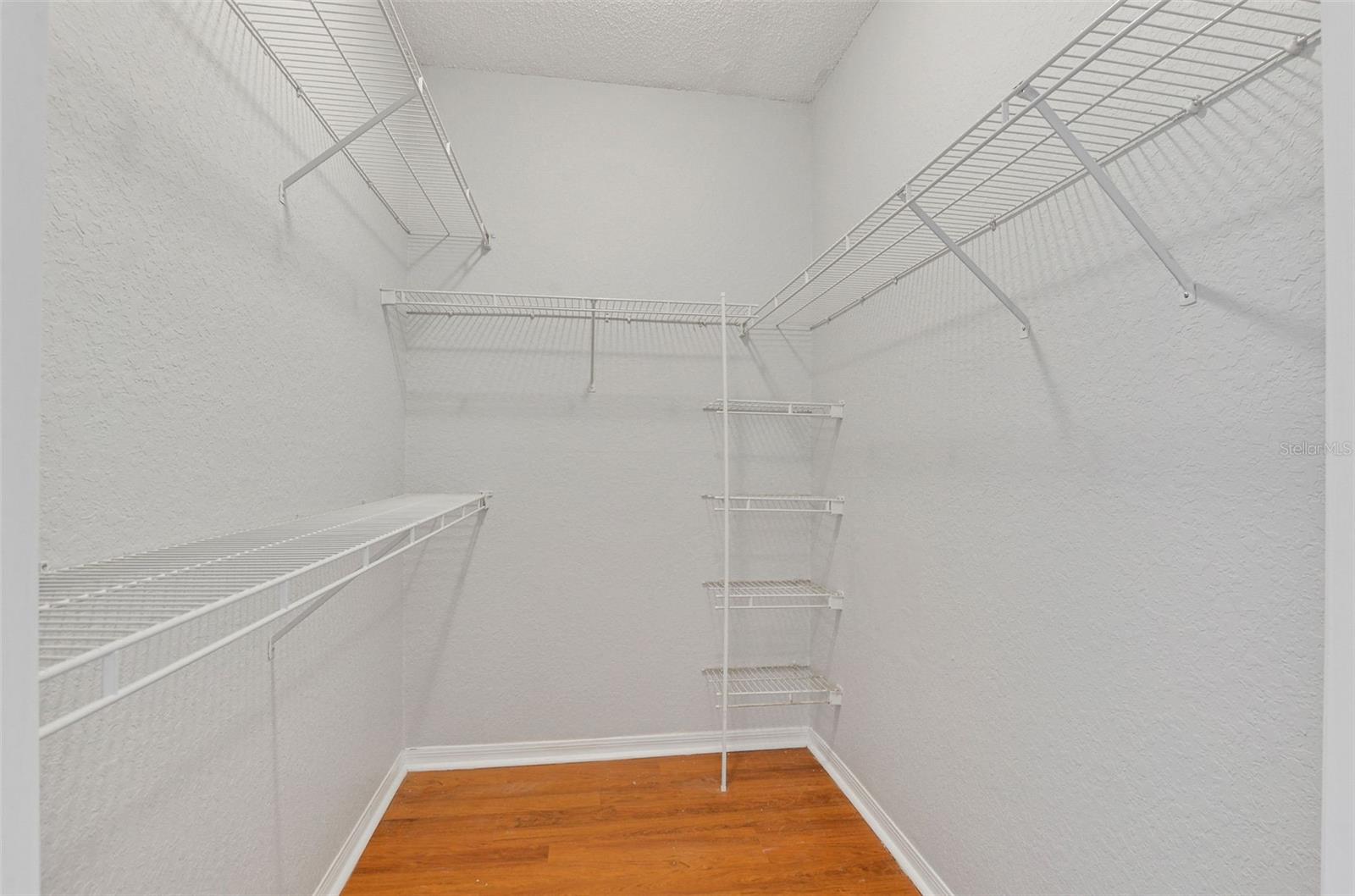 Image 23 of 25 For 18001 Richmond Place Drive 1112