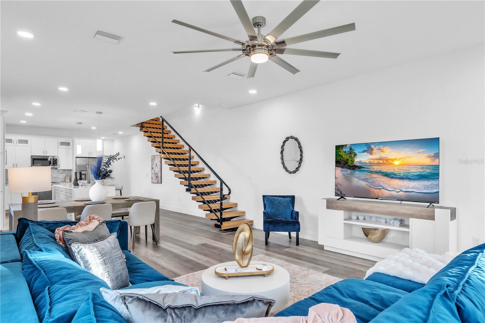 Image 4 of 46 For 6220 64th Way N