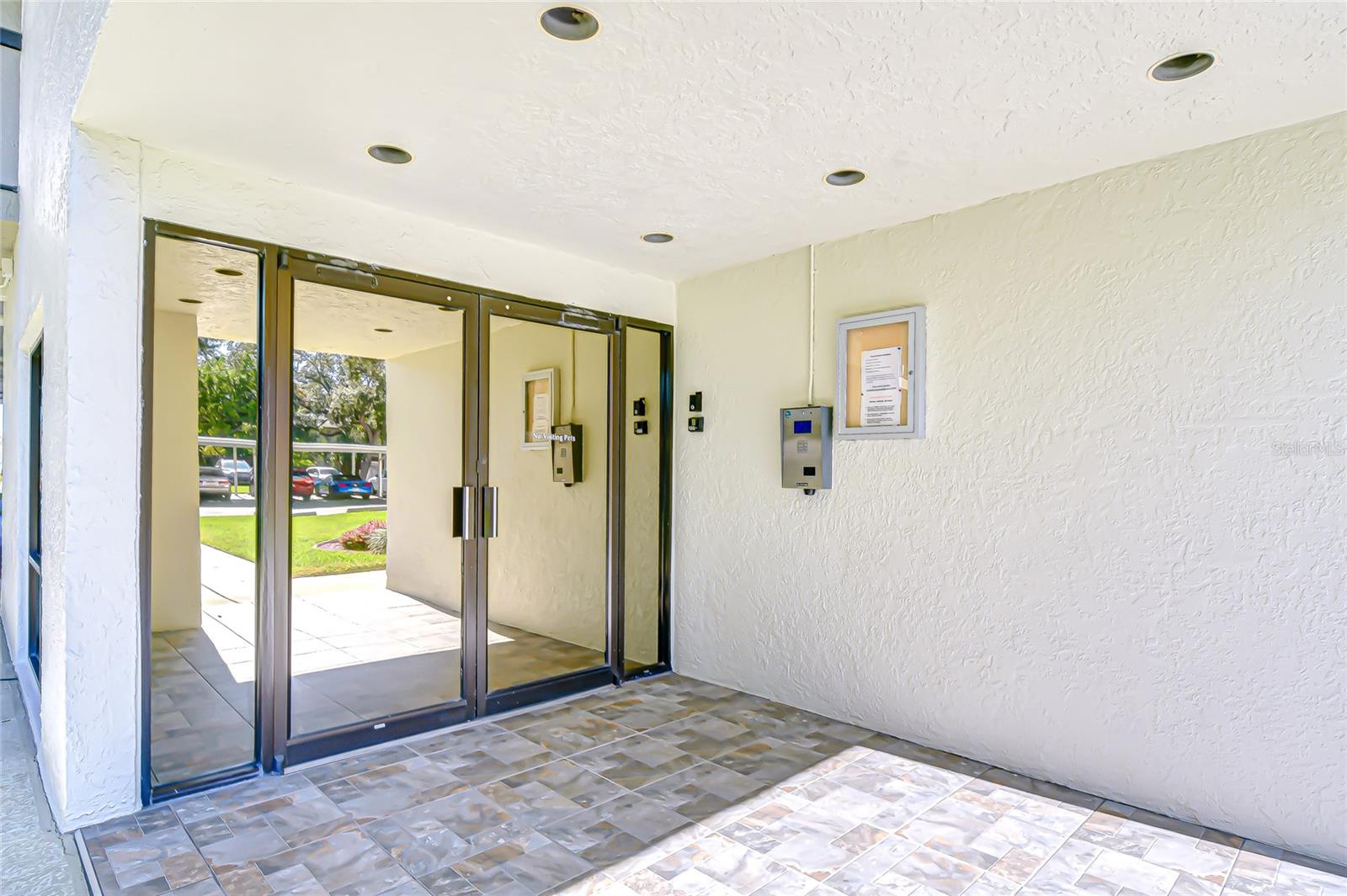 Image 5 of 57 For 9860 62nd Terrace N 1035