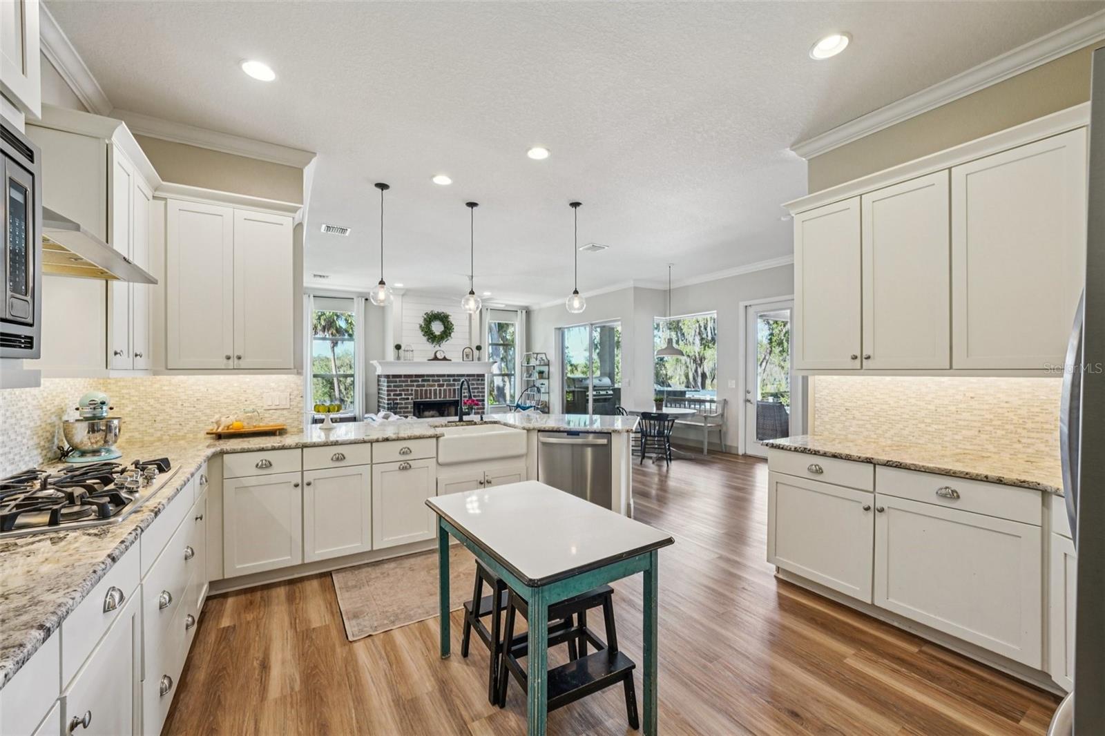 Image 18 of 99 For 11325 Hidden Valley Lane