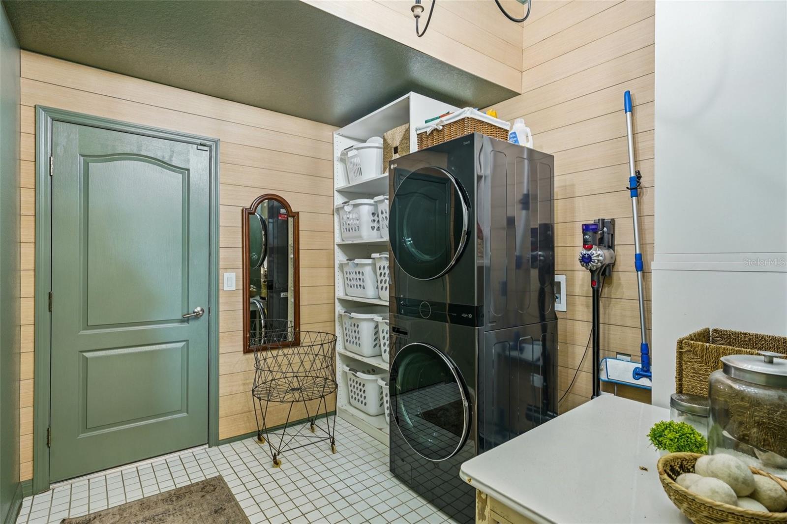 Image 33 of 99 For 11325 Hidden Valley Lane