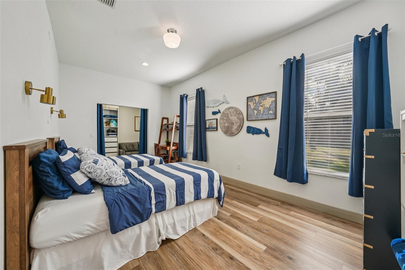 Image 35 of 99 For 11325 Hidden Valley Lane