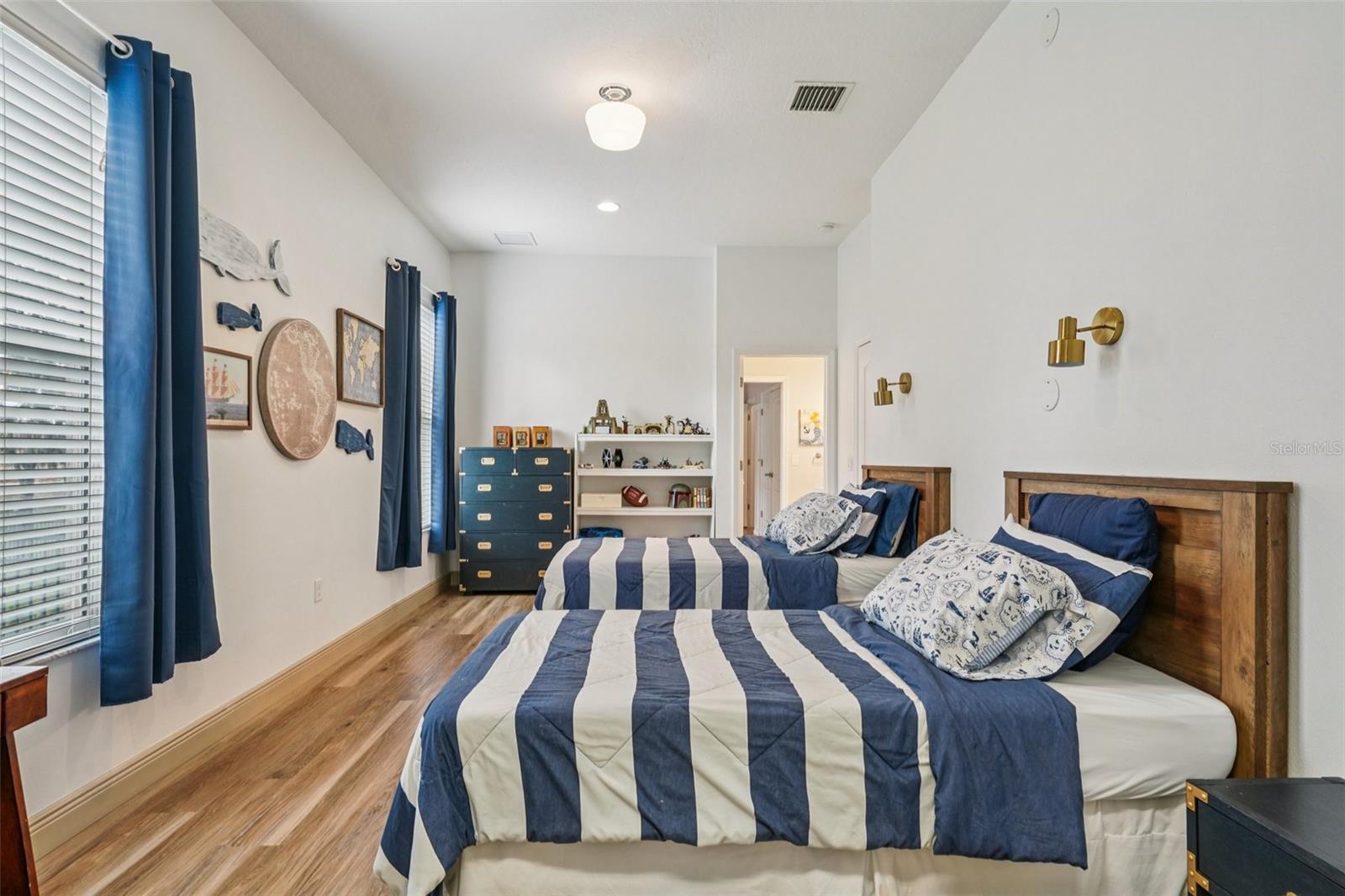 Image 37 of 99 For 11325 Hidden Valley Lane