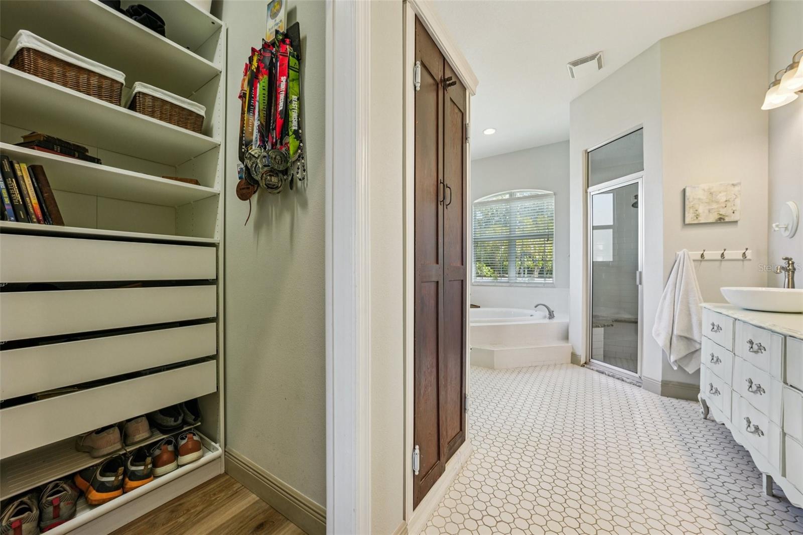 Image 65 of 99 For 11325 Hidden Valley Lane