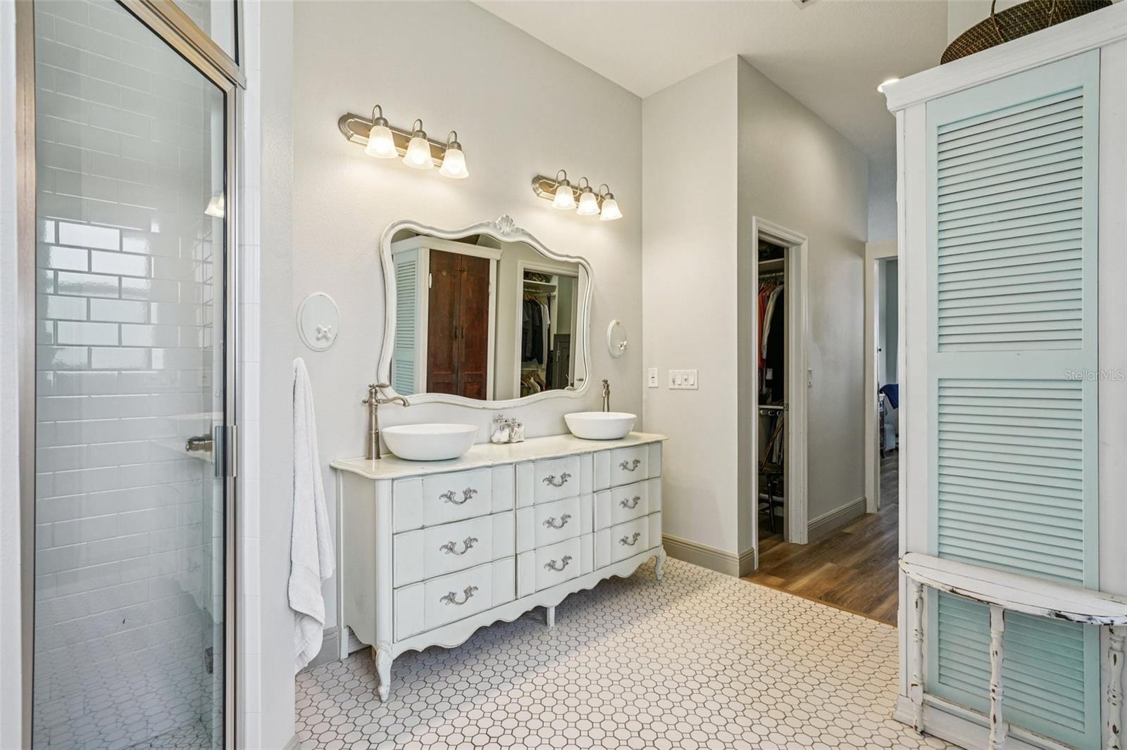 Image 69 of 99 For 11325 Hidden Valley Lane