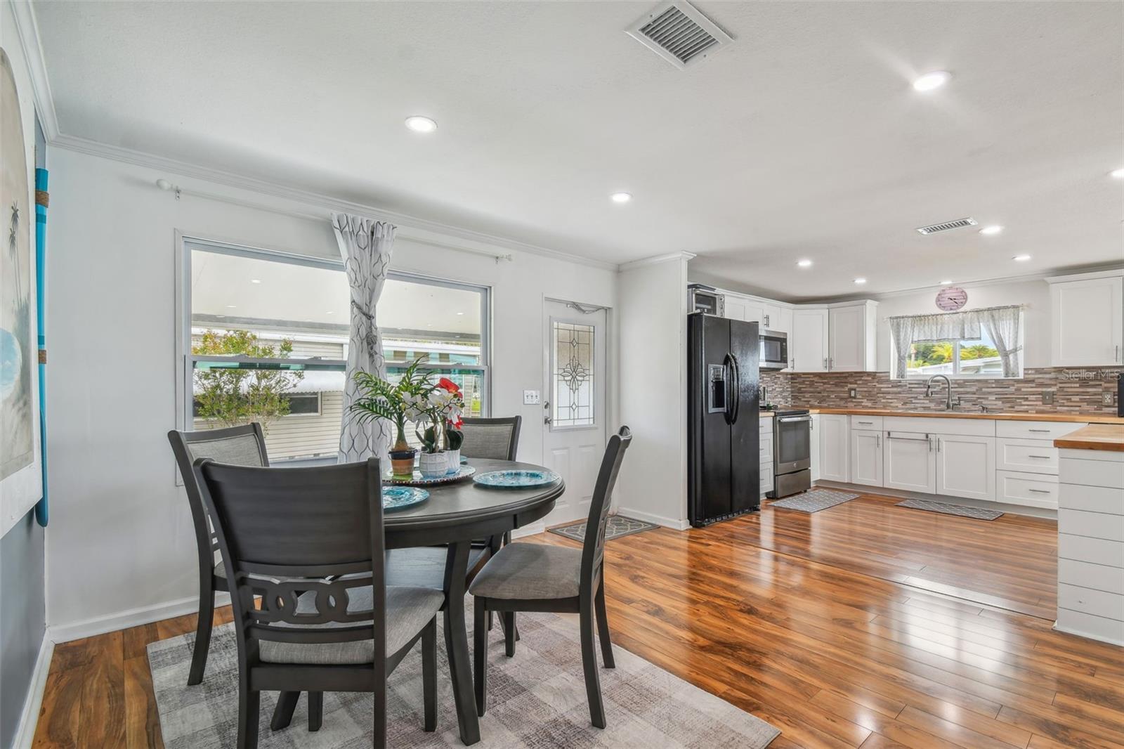 Image 11 of 67 For 10232 Paradise Drive 193