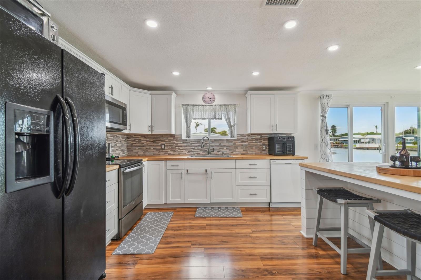 Image 15 of 67 For 10232 Paradise Drive 193