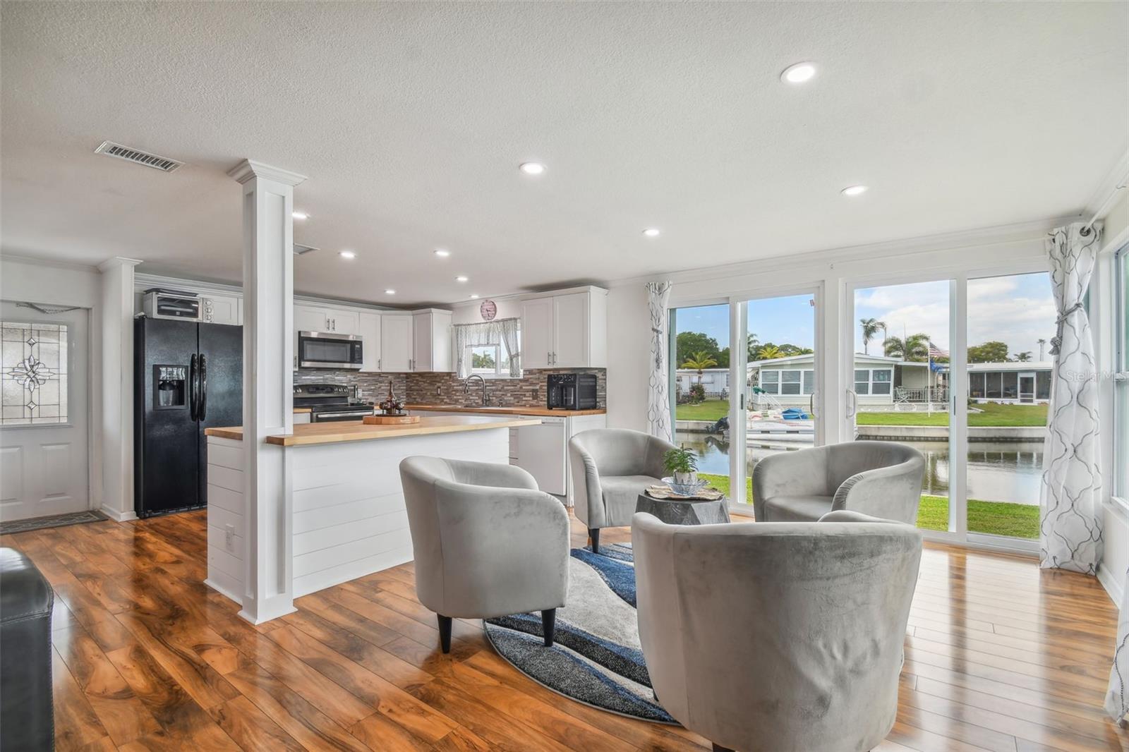 Image 21 of 67 For 10232 Paradise Drive 193