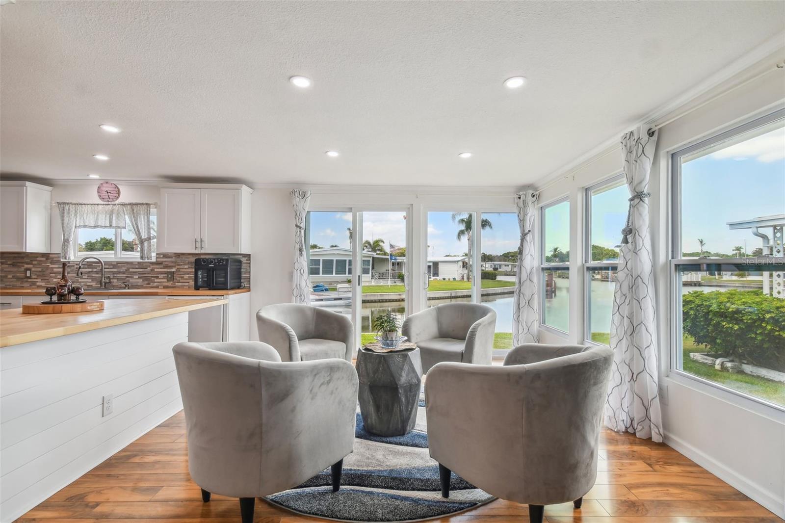 Image 5 of 67 For 10232 Paradise Drive 193