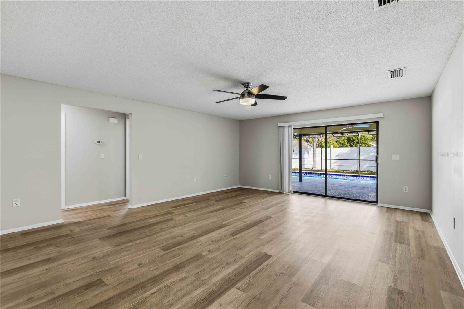 Image 6 of 40 For 8427 Brandeis Circle E