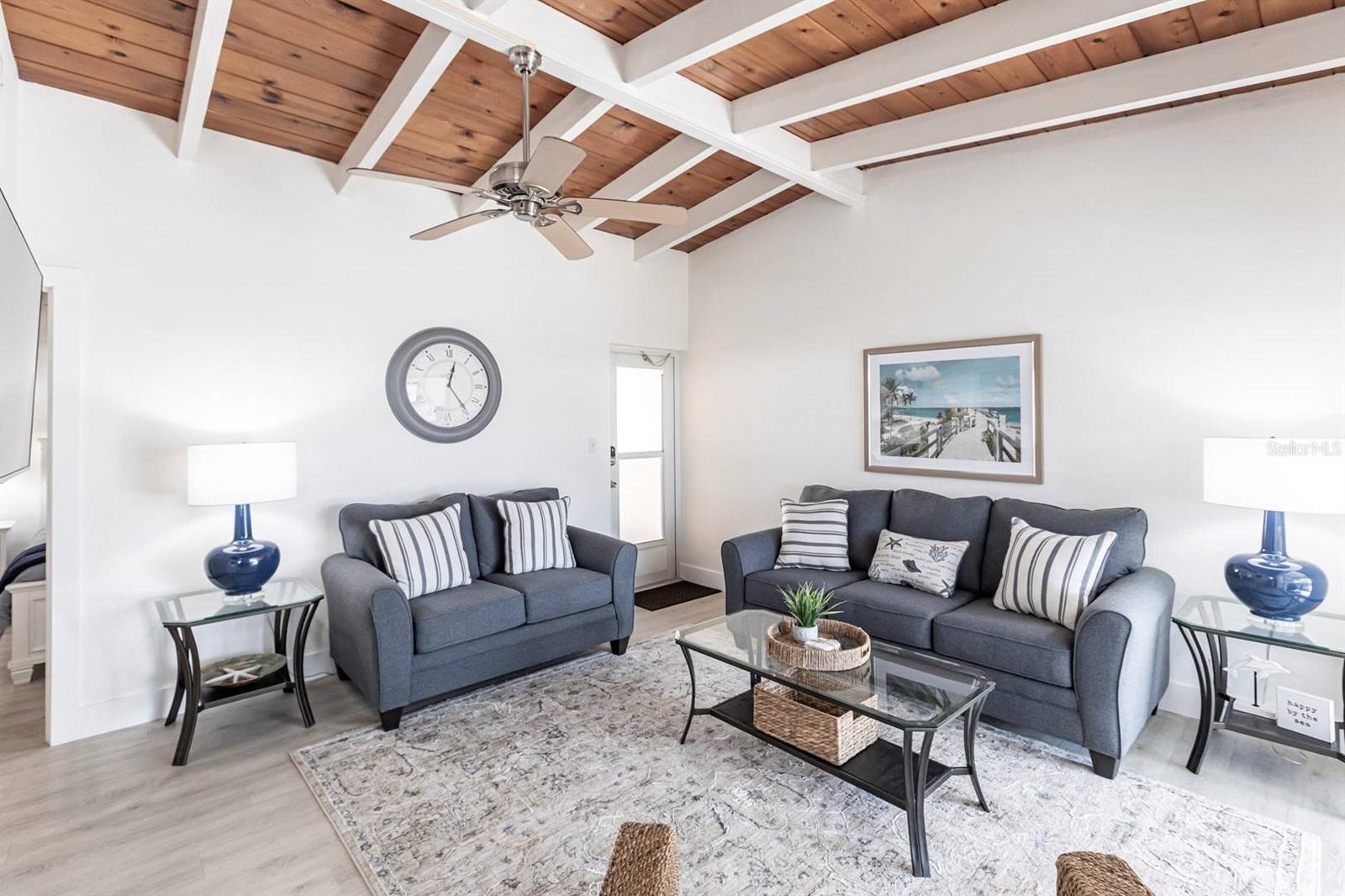 Image 4 of 30 For 6006 Midnight Pass Road 14