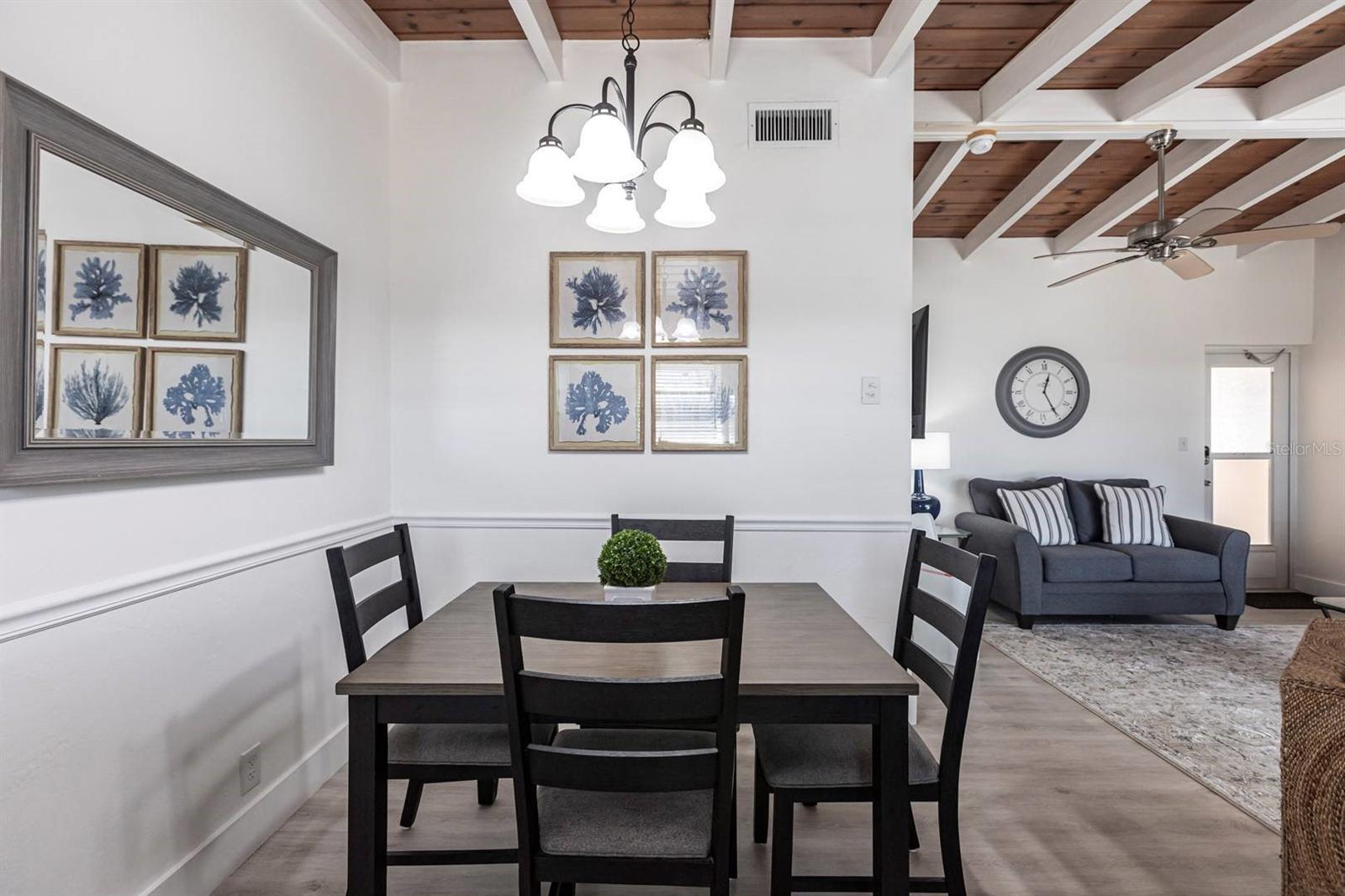 Image 7 of 30 For 6006 Midnight Pass Road 14