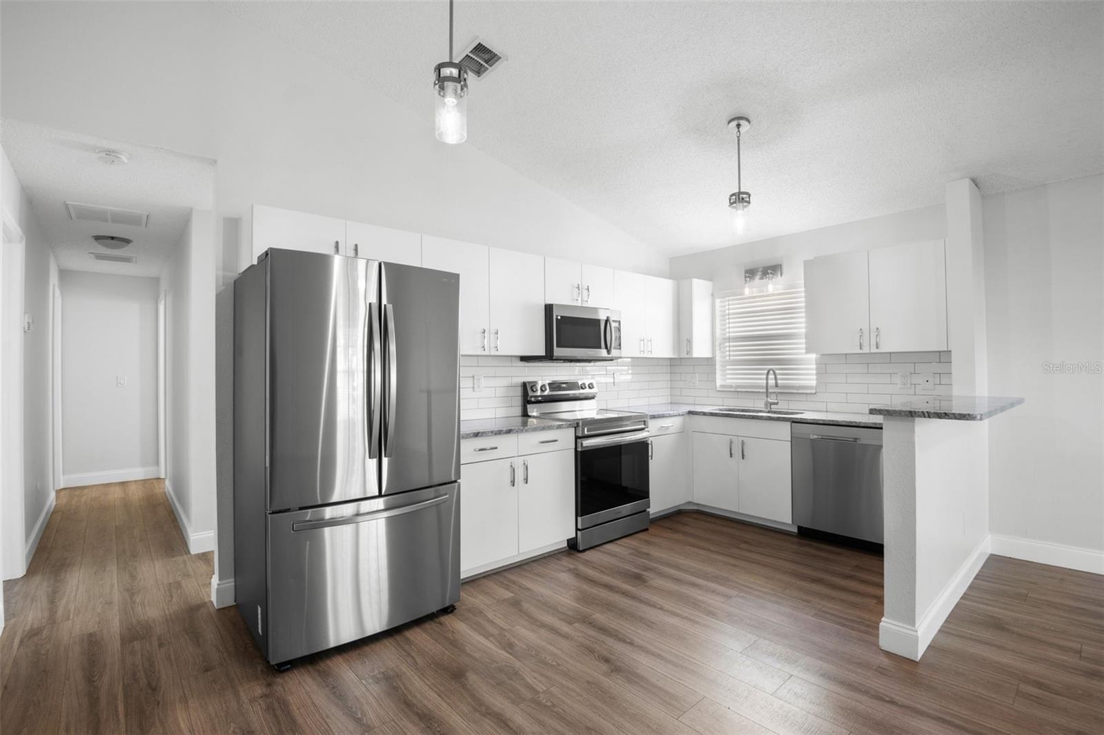 Image 10 of 37 For 4610 6th Avenue S