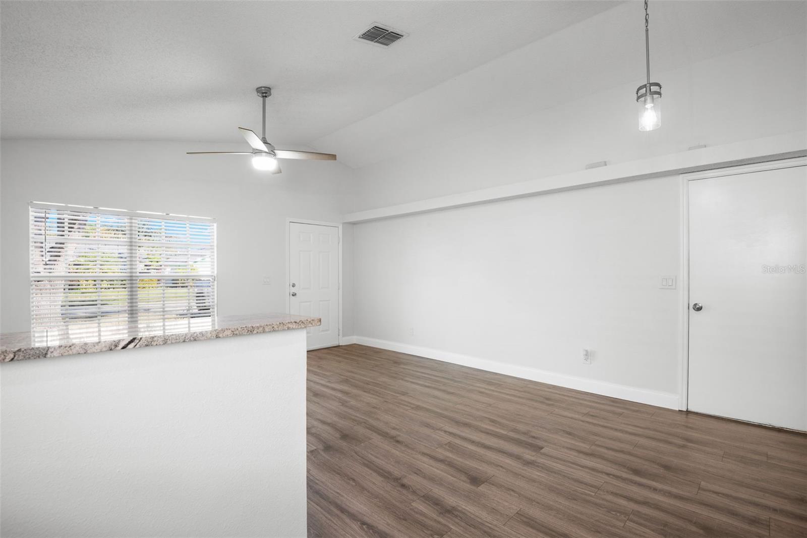 Image 12 of 37 For 4610 6th Avenue S