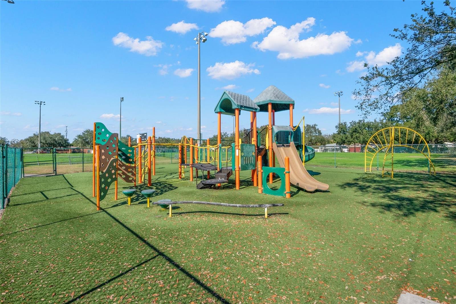 Image 29 of 37 For 4610 6th Avenue S