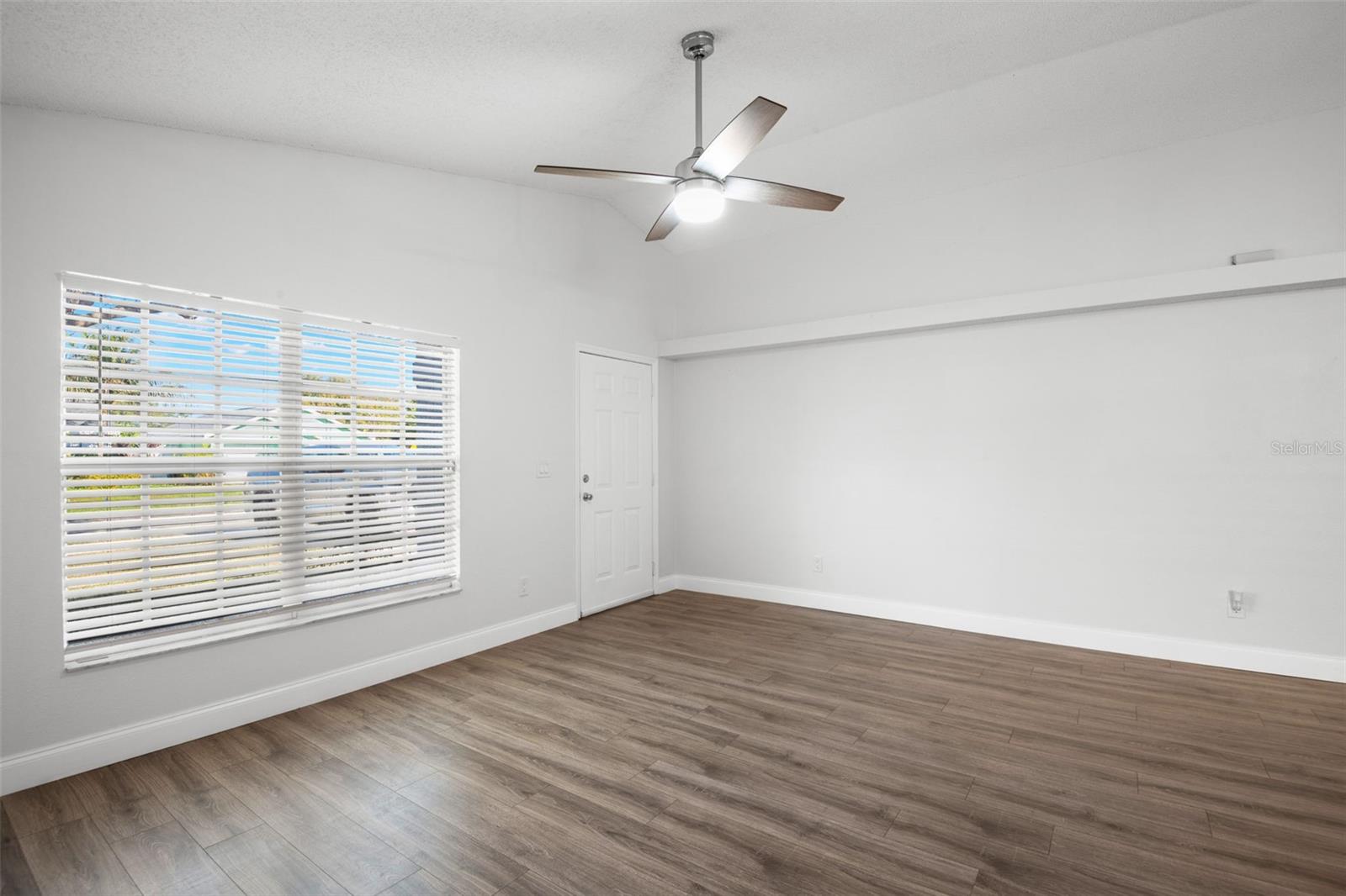 Image 8 of 37 For 4610 6th Avenue S