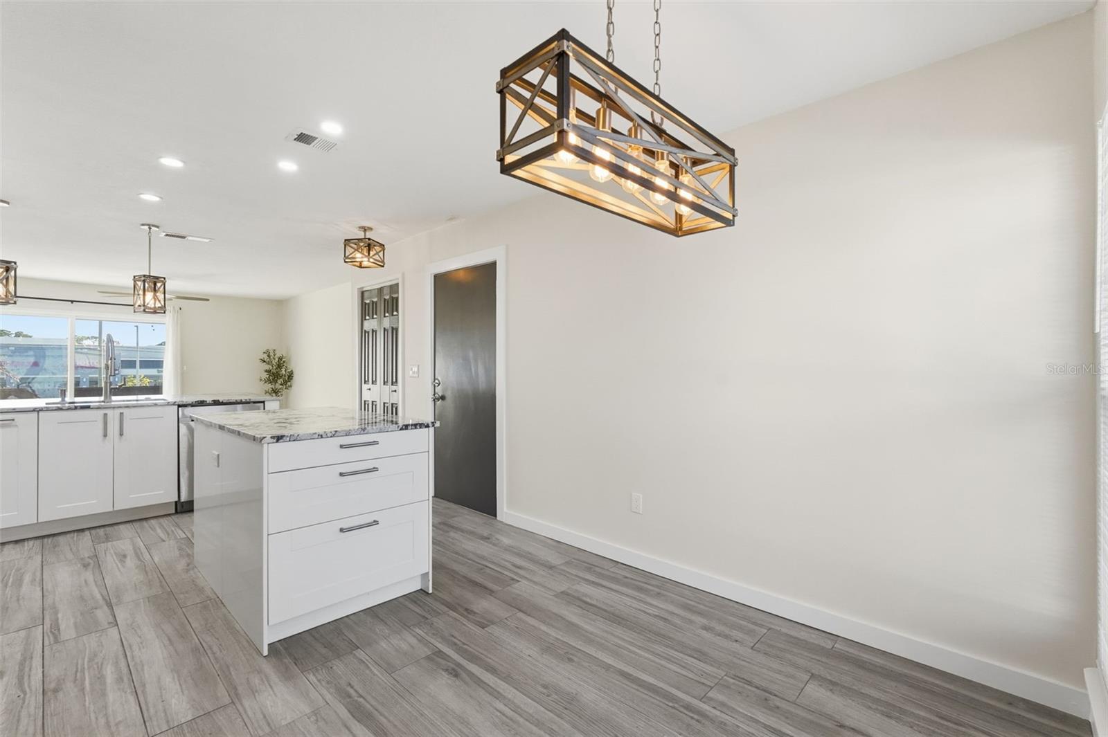 Image 4 of 38 For 3405 Clark Road 205