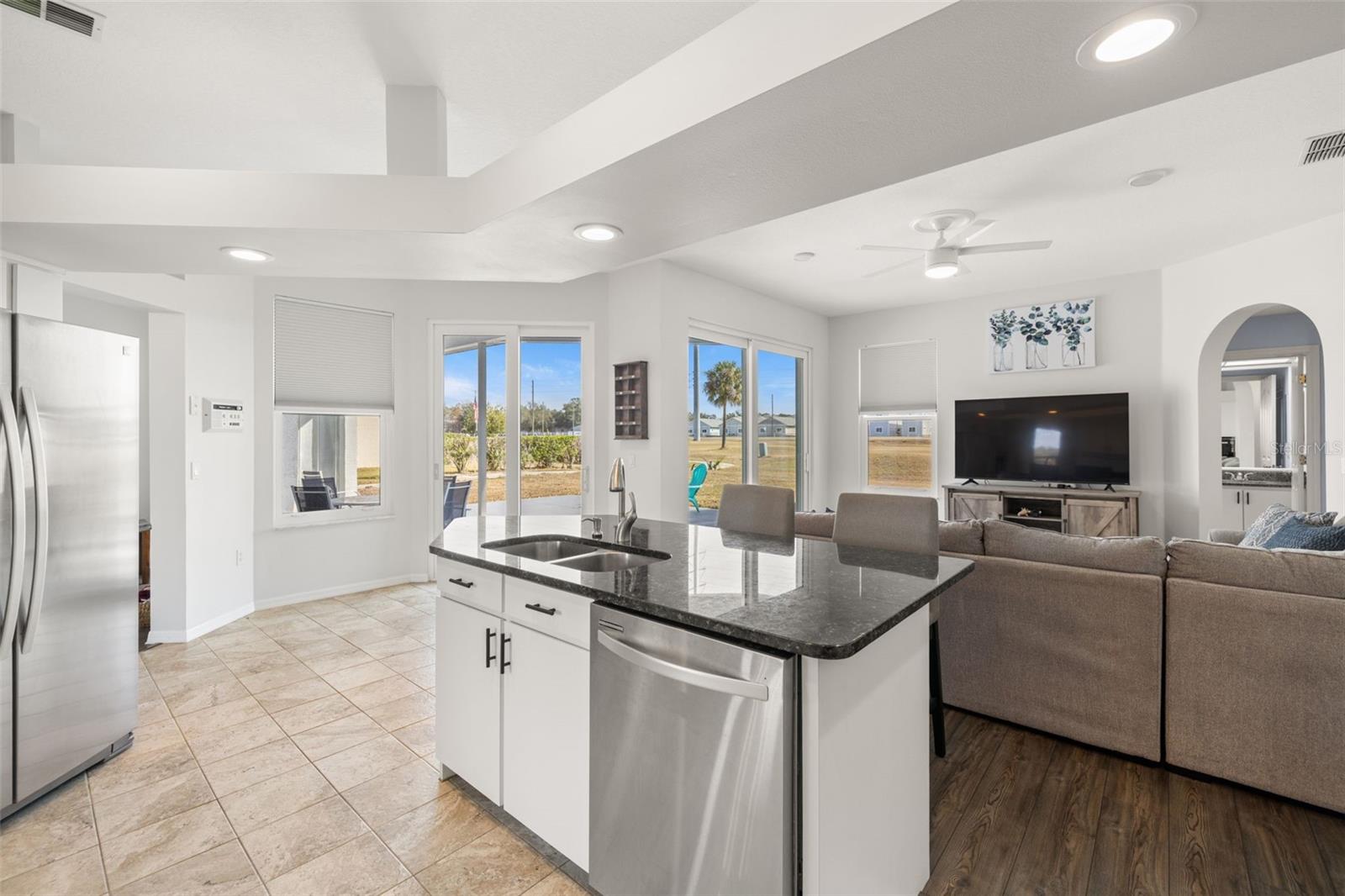 Image 14 of 42 For 6140 Silver Oaks Drive