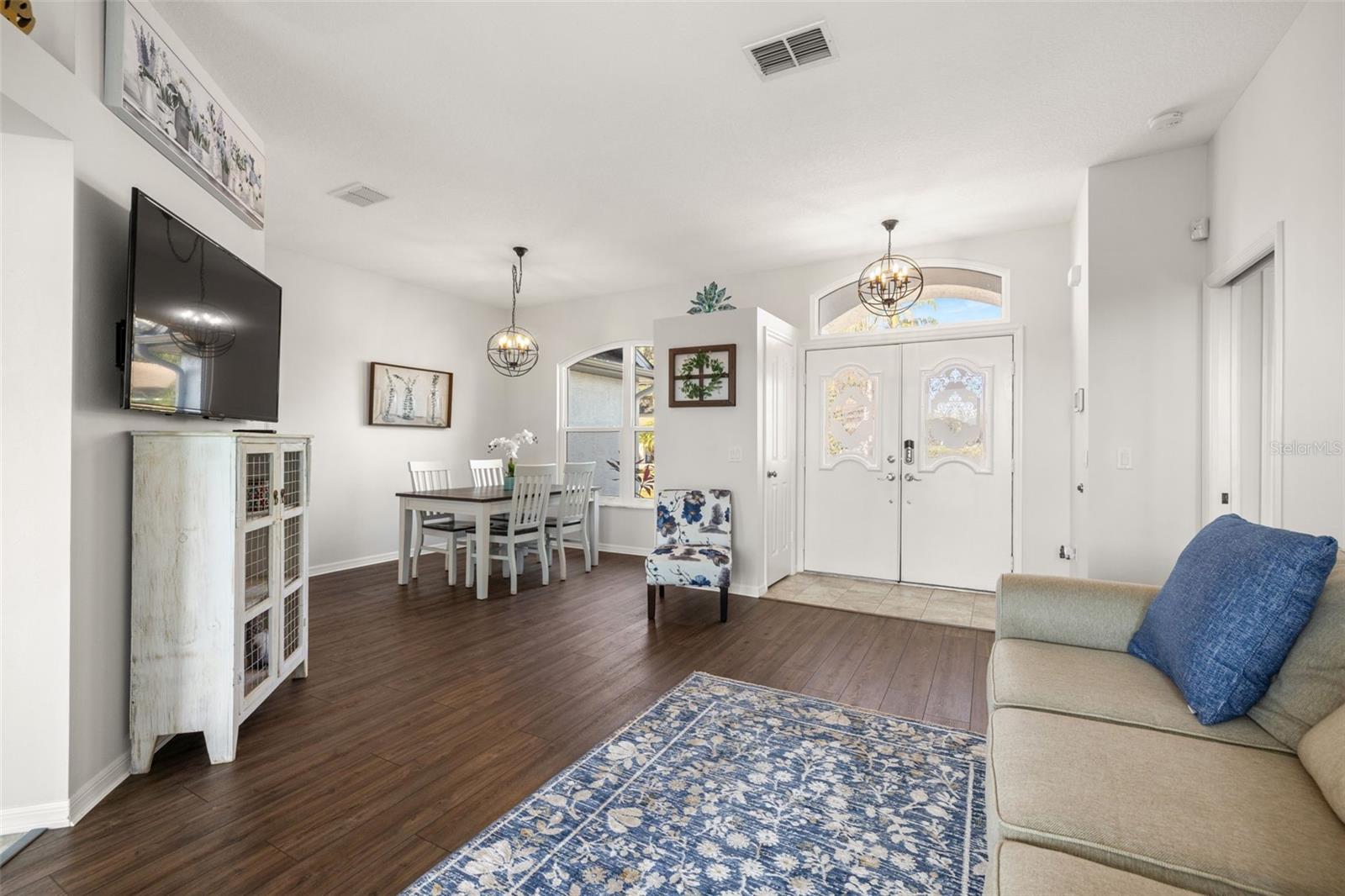 Image 7 of 42 For 6140 Silver Oaks Drive