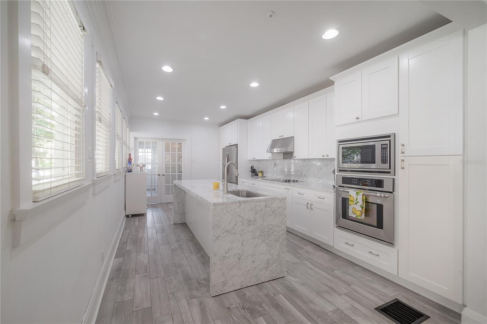 Image 22 of 57 For 2921 El Prado Boulevard