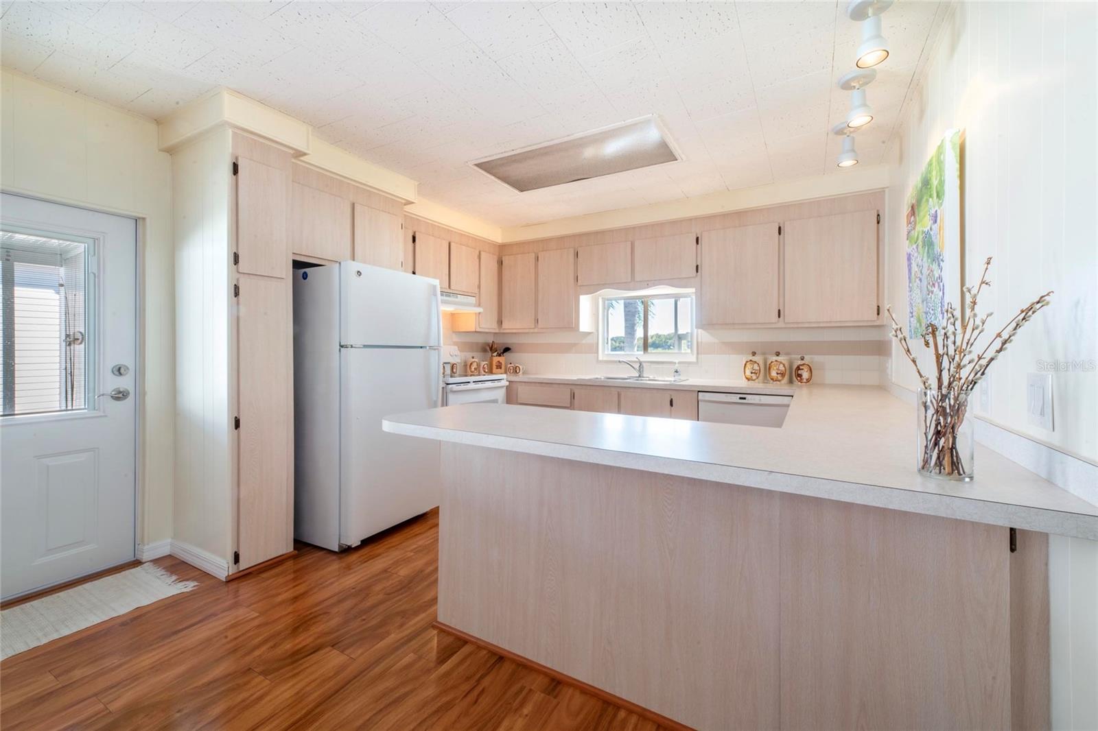 Image 10 of 33 For 10011 110th Place 246