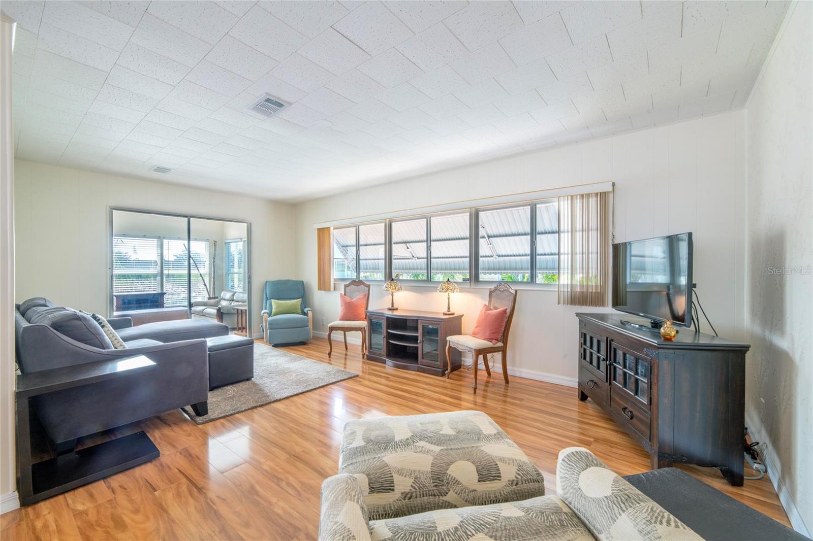 Image 6 of 33 For 10011 110th Place 246