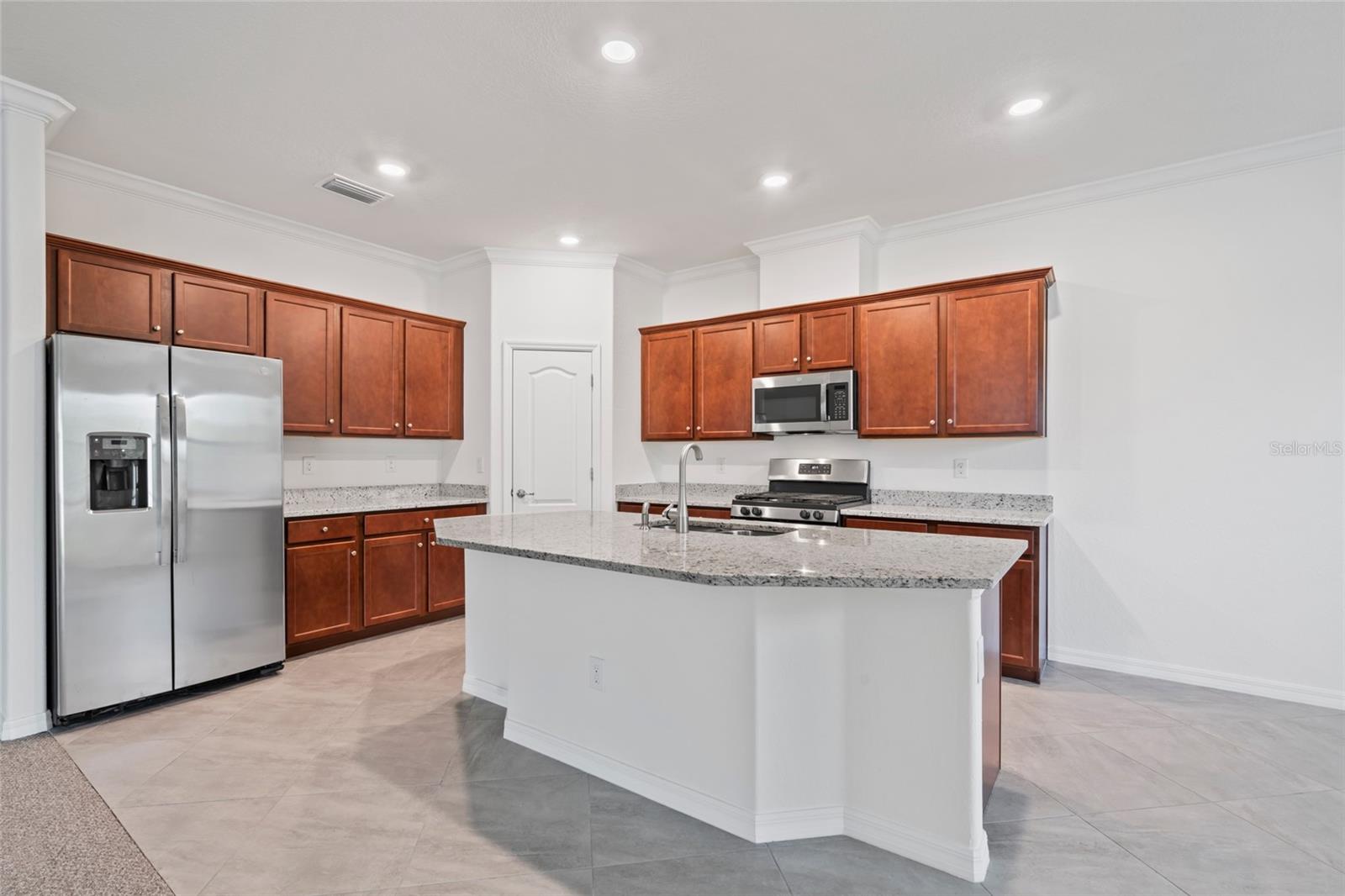 Image 35 of 58 For 5115 Tobermory Way