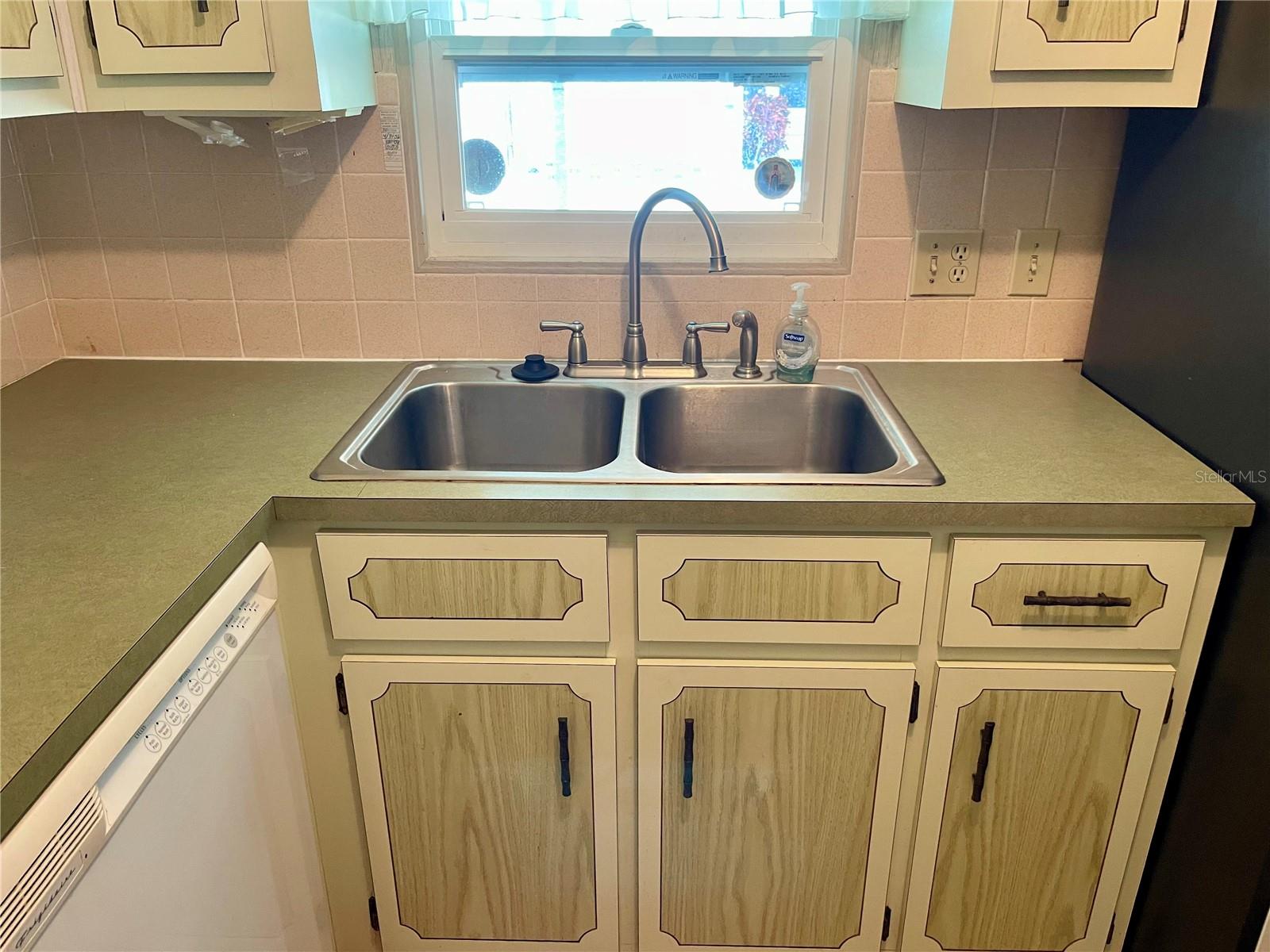 Image 5 of 30 For 36 Maple Leaf Court