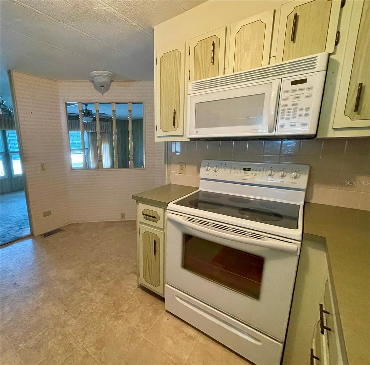 Image 6 of 30 For 36 Maple Leaf Court