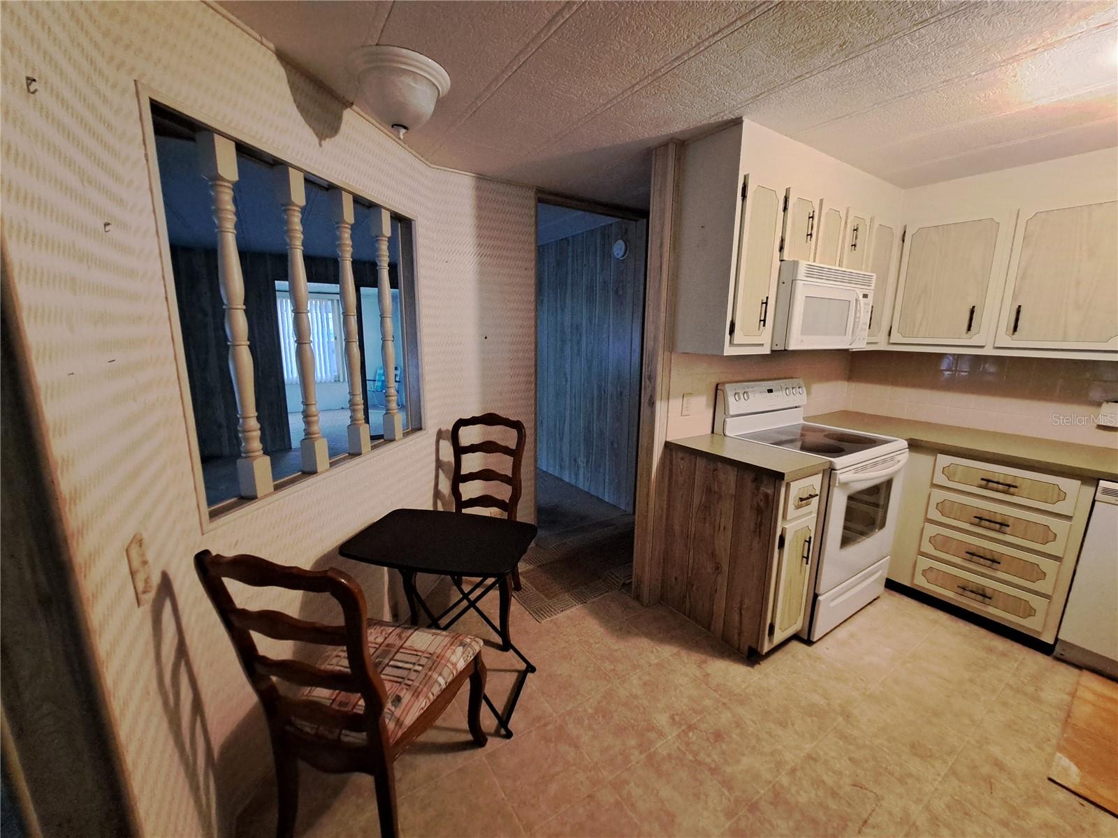 Image 7 of 30 For 36 Maple Leaf Court