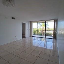 Image 12 of 61 For 1000 Cove Cay Drive 3b