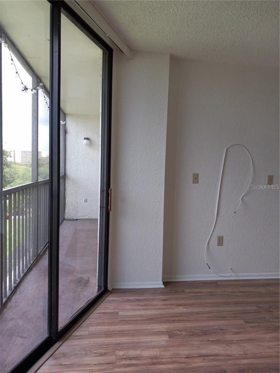 Image 13 of 61 For 1000 Cove Cay Drive 3b