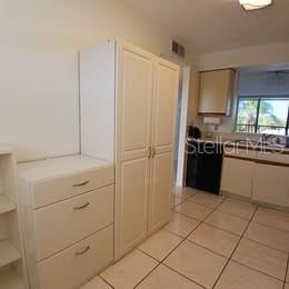 Image 26 of 61 For 1000 Cove Cay Drive 3b