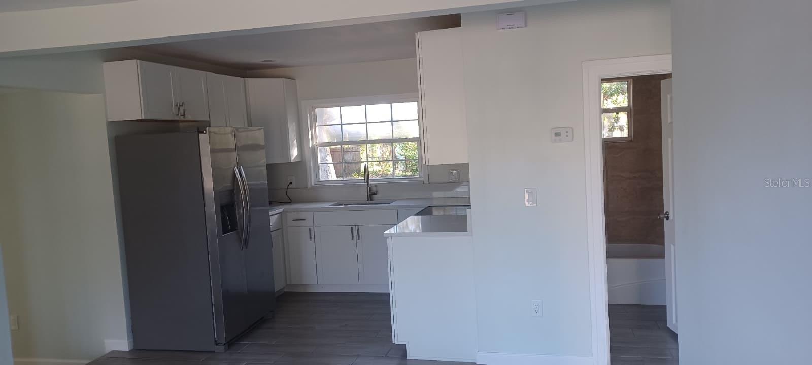 Image 2 of 9 For 521 Crest Avenue