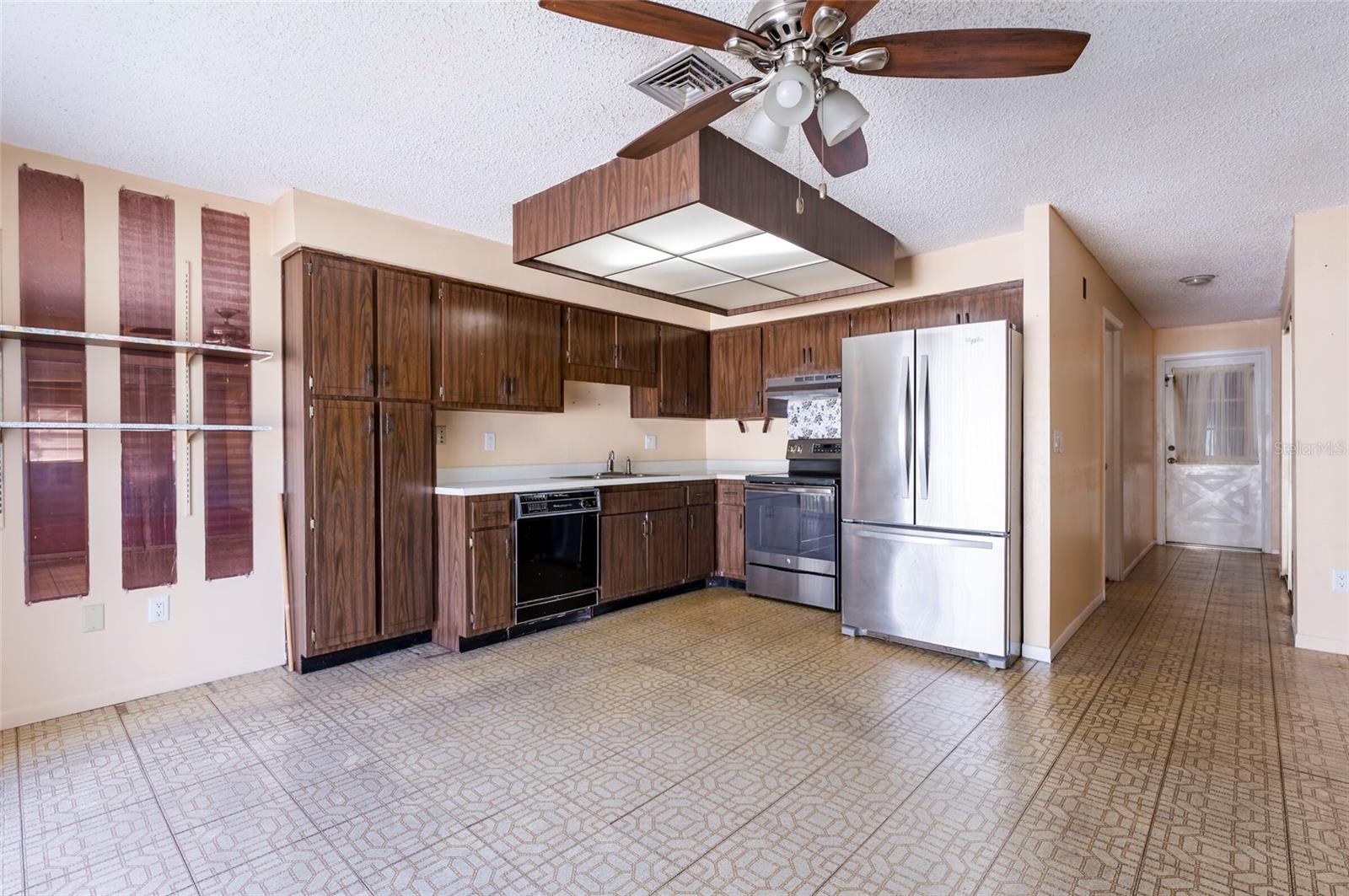 Image 11 of 33 For 2456 Timbercrest Circle W