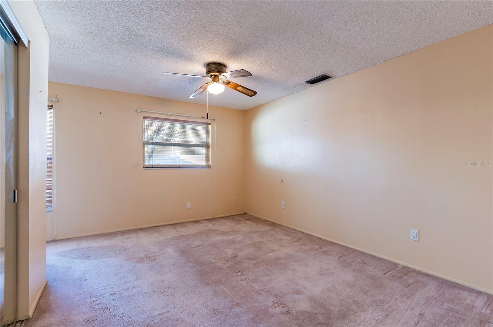 Image 16 of 33 For 2456 Timbercrest Circle W