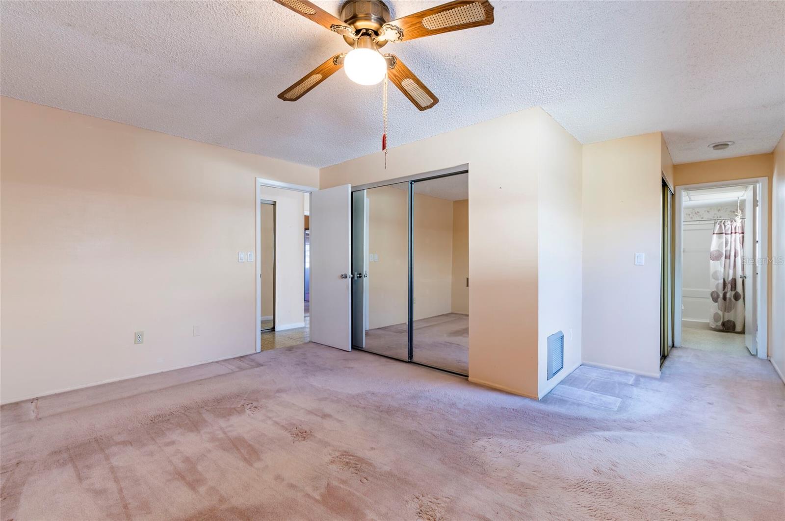 Image 18 of 33 For 2456 Timbercrest Circle W