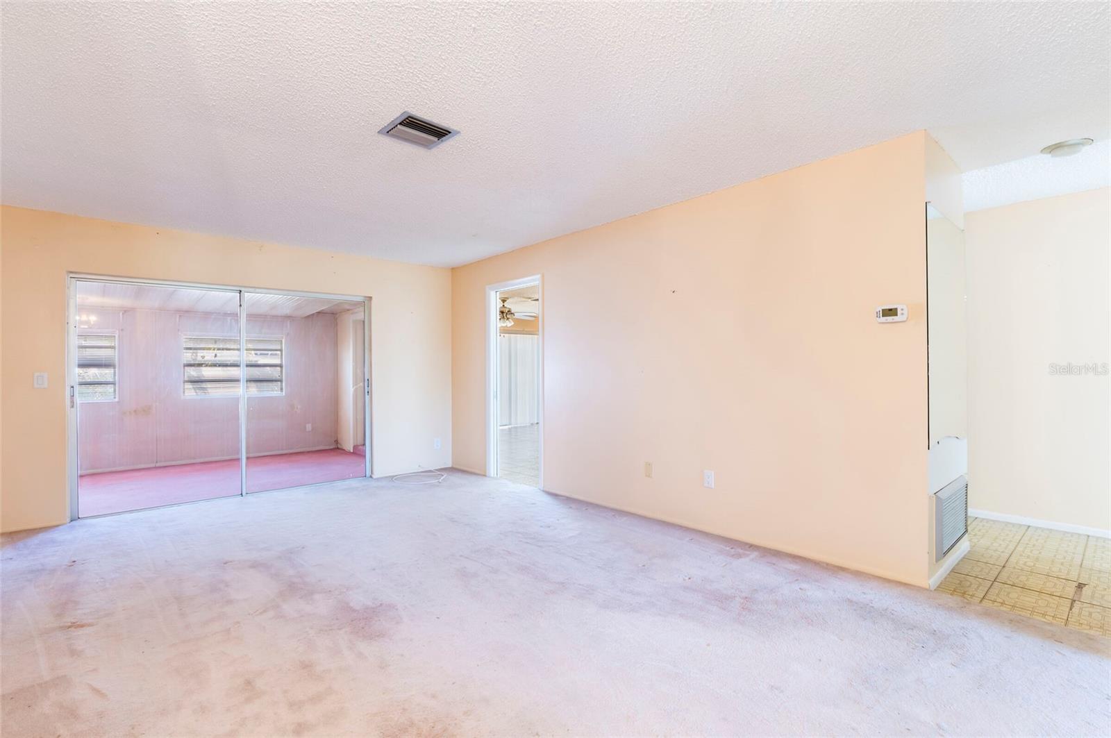 Image 5 of 33 For 2456 Timbercrest Circle W