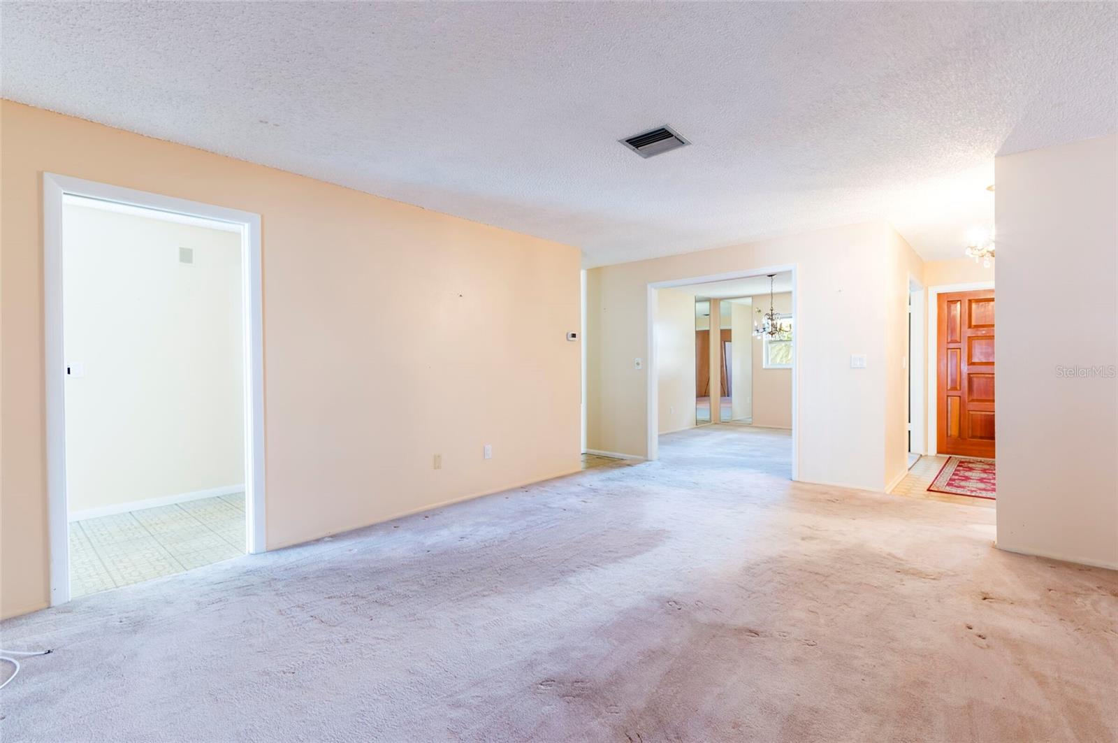 Image 8 of 33 For 2456 Timbercrest Circle W