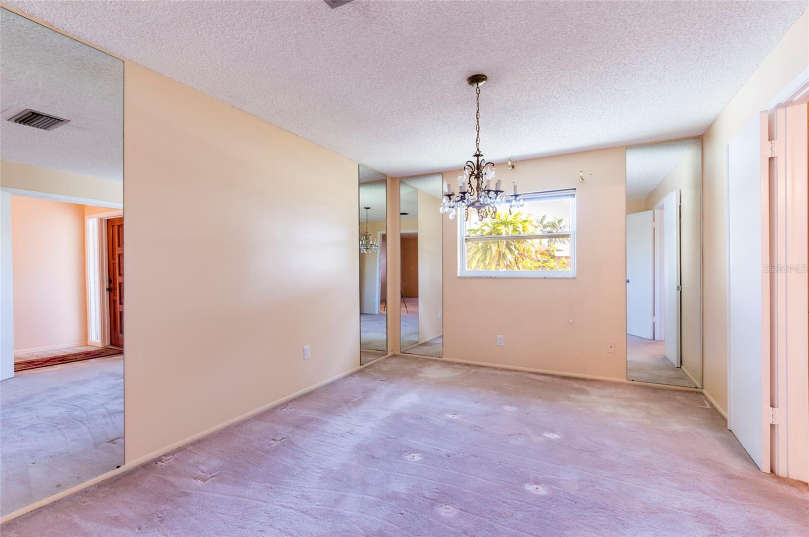 Image 9 of 33 For 2456 Timbercrest Circle W