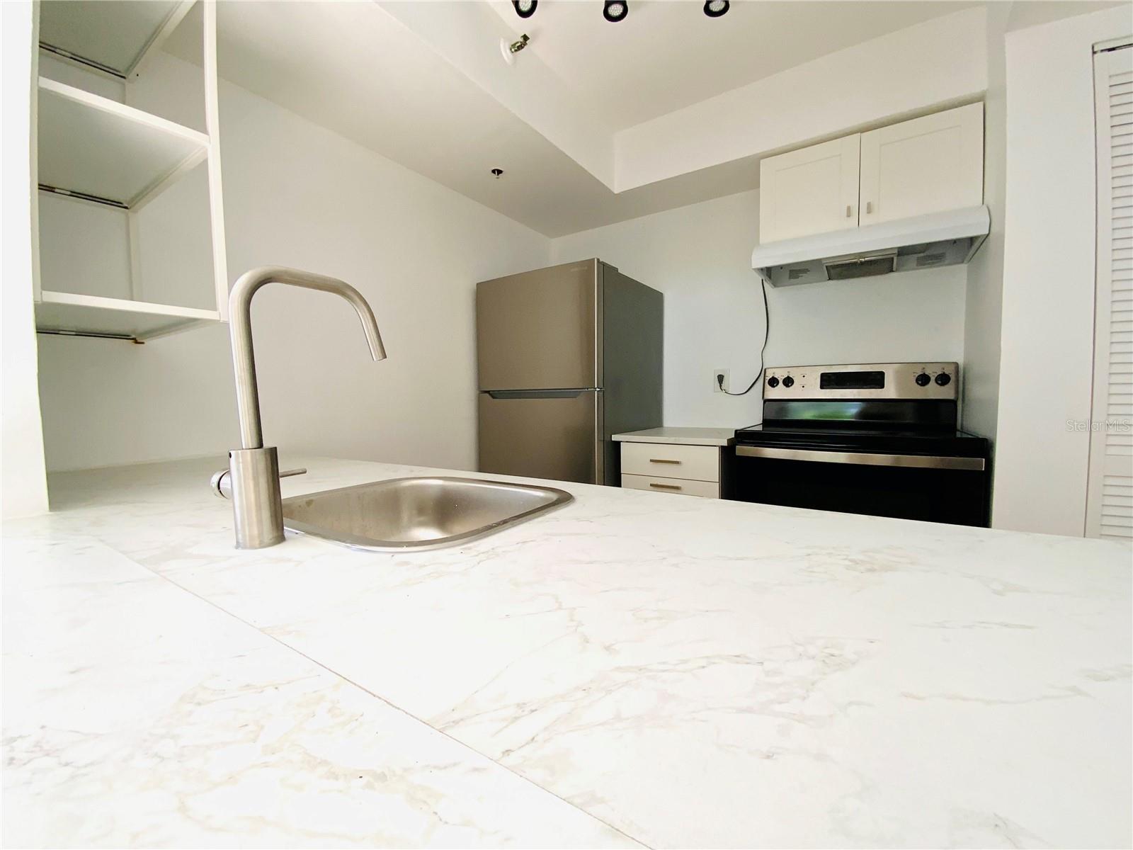 Image 10 of 34 For 7200 Bank Drive 0